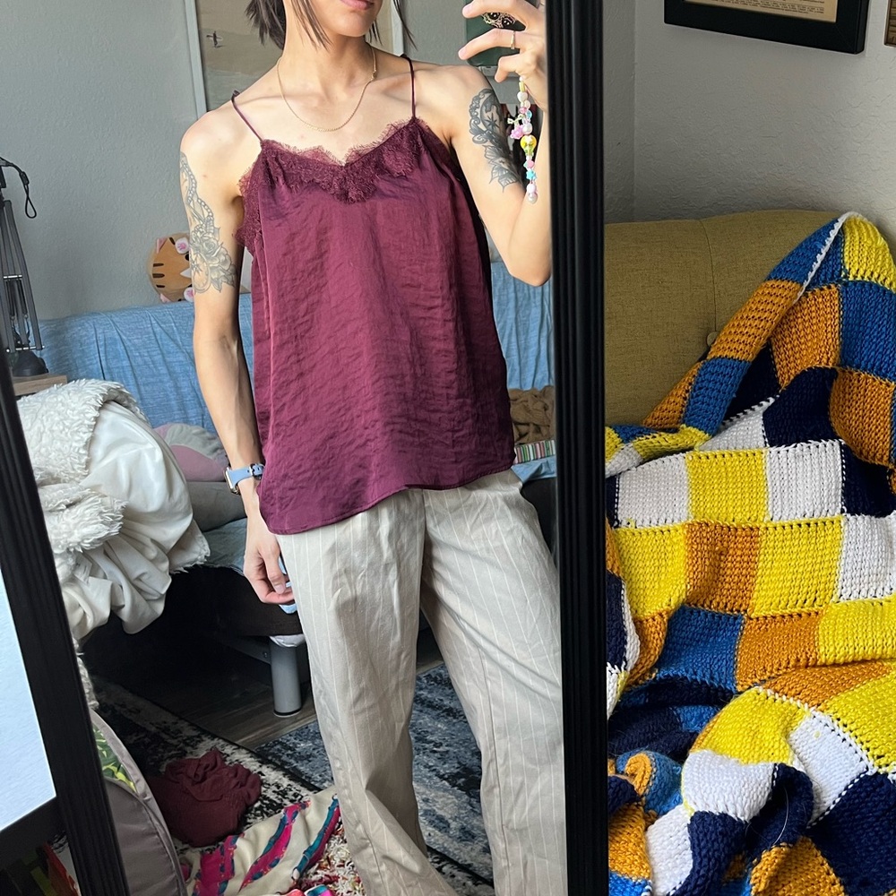 Express lace trim camisole - Picture 2 of 5